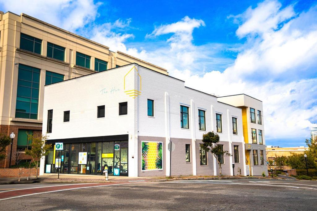 The Hive 302 King With Balcony Hotel Wilmington Exterior photo